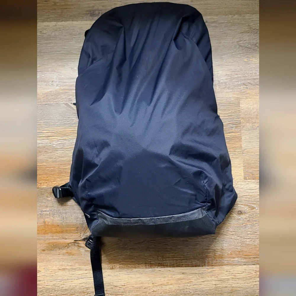 Lululemon Running Backpack - Picture 1 of 3